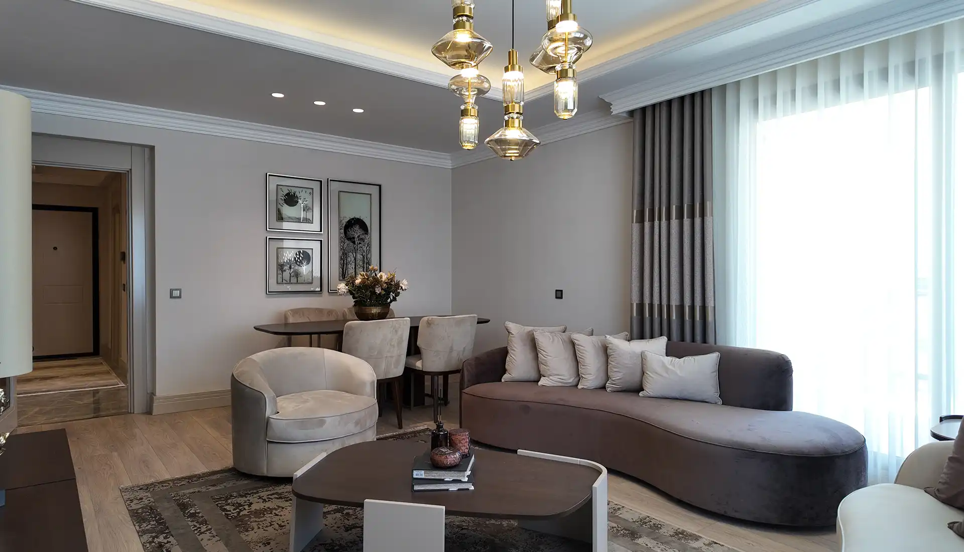 https://www.veneziakonutlari.com/wp-content/uploads/2025/06/VeneziaKonutlari-Salon.webp